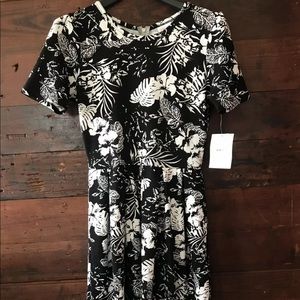 Luluroe Women’s Stretchy Dress Size M